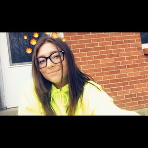 Meet your Posher, Andrea